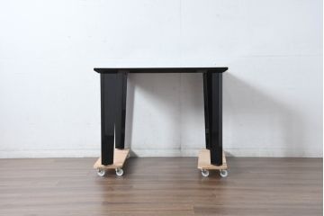 中古　美品　希少な廃番品!!　IDC大塚家具　FUJIKAWA(藤川)　SPLENDOR(スプレンダー) シンプルな中に存在感が光る!スタイリッシュな空間を演出する2人掛けテーブル(ダイニングテーブル、2人用、4人用、4人掛けテーブル、作業台)(R-084469)