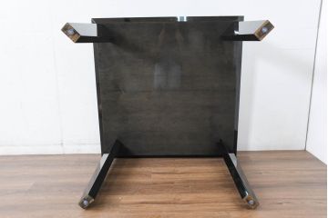 中古　美品　希少な廃番品!!　IDC大塚家具　FUJIKAWA(藤川)　SPLENDOR(スプレンダー) シンプルな中に存在感が光る!スタイリッシュな空間を演出する2人掛けテーブル(ダイニングテーブル、2人用、4人用、4人掛けテーブル、作業台)(R-084469)