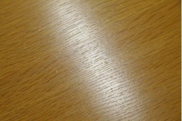 中古　美品　飛騨産業　キツツキ　カヤ(KAYA)シリーズ　楢(ナラ)材　お部屋を明るくすっきりとした印象にしてくれる2人掛けダイニングテーブル　定価約14万円　(R-084470)
