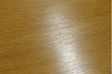 中古　美品　飛騨産業　キツツキ　カヤ(KAYA)シリーズ　楢(ナラ)材　お部屋を明るくすっきりとした印象にしてくれる2人掛けダイニングテーブル　定価約14万円　(R-084470)