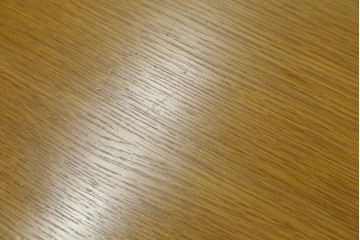 中古　美品　飛騨産業　キツツキ　カヤ(KAYA)シリーズ　楢(ナラ)材　お部屋を明るくすっきりとした印象にしてくれる2人掛けダイニングテーブル　定価約14万円　(R-084470)
