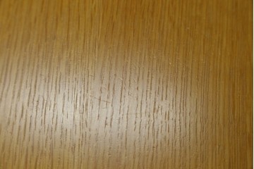 中古　美品　飛騨産業　キツツキ　カヤ(KAYA)シリーズ　楢(ナラ)材　お部屋を明るくすっきりとした印象にしてくれる2人掛けダイニングテーブル　定価約14万円　(R-084470)