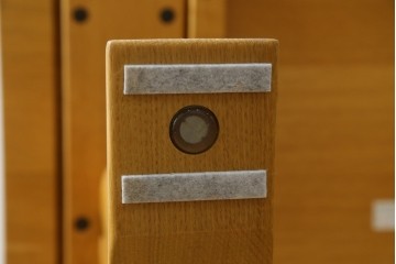 中古　美品　飛騨産業　キツツキ　カヤ(KAYA)シリーズ　楢(ナラ)材　お部屋を明るくすっきりとした印象にしてくれる2人掛けダイニングテーブル　定価約14万円　(R-084470)