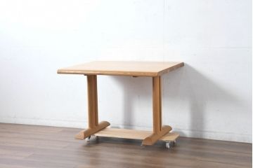 中古　美品　飛騨産業　キツツキ　カヤ(KAYA)シリーズ　楢(ナラ)材　お部屋を明るくすっきりとした印象にしてくれる2人掛けダイニングテーブル(二人掛け、2P、作業台)(定価約14万円)(R-084470)
