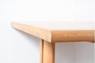 中古　美品　飛騨産業　キツツキ　カヤ(KAYA)シリーズ　楢(ナラ)材　お部屋を明るくすっきりとした印象にしてくれる2人掛けダイニングテーブル(二人掛け、2P、作業台)(定価約14万円)(R-084470)
