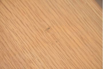 中古　美品　飛騨産業　キツツキ　カヤ(KAYA)シリーズ　楢(ナラ)材　お部屋を明るくすっきりとした印象にしてくれる2人掛けダイニングテーブル(二人掛け、2P、作業台)(定価約14万円)(R-084470)