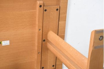 中古　美品　飛騨産業　キツツキ　カヤ(KAYA)シリーズ　楢(ナラ)材　お部屋を明るくすっきりとした印象にしてくれる2人掛けダイニングテーブル(二人掛け、2P、作業台)(定価約14万円)(R-084470)
