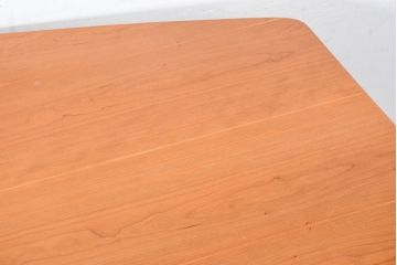 中古　TECTA(テクタ)　チェリー材　M21　モダンでユニークなデザインがお洒落なテーブル(ダイニングテーブル、4人掛け、6人掛け、4人用、6人用)(定価約77万円)(R-084471)