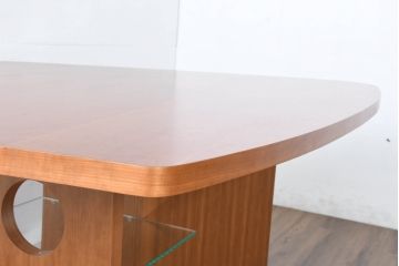 中古　TECTA(テクタ)　チェリー材　M21　モダンでユニークなデザインがお洒落なテーブル(ダイニングテーブル、4人掛け、6人掛け、4人用、6人用)(定価約77万円)(R-084471)