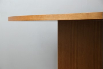 中古　TECTA(テクタ)　チェリー材　M21　モダンでユニークなデザインがお洒落なテーブル　定価約77万円相当　(R-084471)