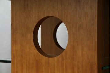 中古　TECTA(テクタ)　チェリー材　M21　モダンでユニークなデザインがお洒落なテーブル　定価約77万円相当　(R-084471)