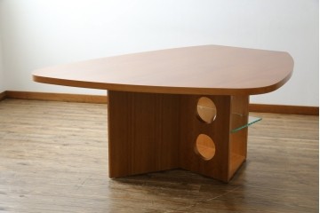 中古　TECTA(テクタ)　チェリー材　M21　モダンでユニークなデザインがお洒落なテーブル　定価約77万円相当　(R-084471)