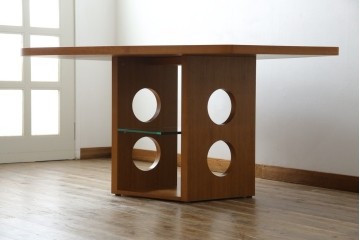 中古　TECTA(テクタ)　チェリー材　M21　モダンでユニークなデザインがお洒落なテーブル　定価約77万円相当　(R-084471)