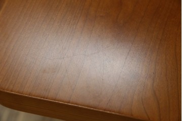 中古　TECTA(テクタ)　チェリー材　M21　モダンでユニークなデザインがお洒落なテーブル　定価約77万円相当　(R-084471)