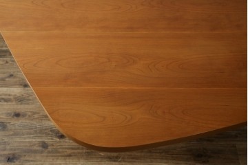 中古　TECTA(テクタ)　チェリー材　M21　モダンでユニークなデザインがお洒落なテーブル　定価約77万円相当　(R-084471)