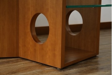 中古　TECTA(テクタ)　チェリー材　M21　モダンでユニークなデザインがお洒落なテーブル　定価約77万円相当　(R-084471)