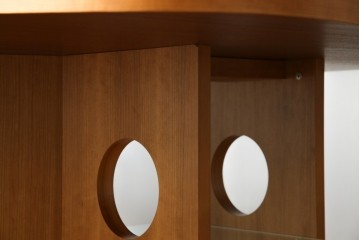 中古　TECTA(テクタ)　チェリー材　M21　モダンでユニークなデザインがお洒落なテーブル　定価約77万円相当　(R-084471)