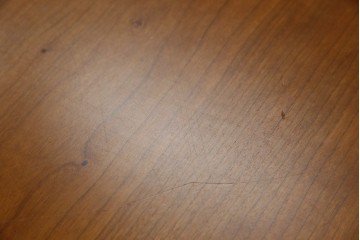 中古　TECTA(テクタ)　チェリー材　M21　モダンでユニークなデザインがお洒落なテーブル　定価約77万円相当　(R-084471)