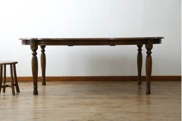 中古　美品　クラッシックデザイン　天板のパーケットリー模様が映えるエクステンションダイニングテーブル　(R-084472)