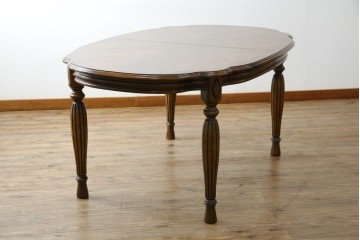 中古　美品　クラッシックデザイン　天板のパーケットリー模様が映えるエクステンションダイニングテーブル　(R-084472)