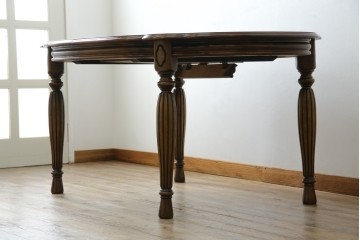 中古　美品　クラッシックデザイン　天板のパーケットリー模様が映えるエクステンションダイニングテーブル　(R-084472)