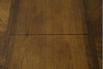 中古　美品　クラッシックデザイン　天板のパーケットリー模様が映えるエクステンションダイニングテーブル　(R-084472)