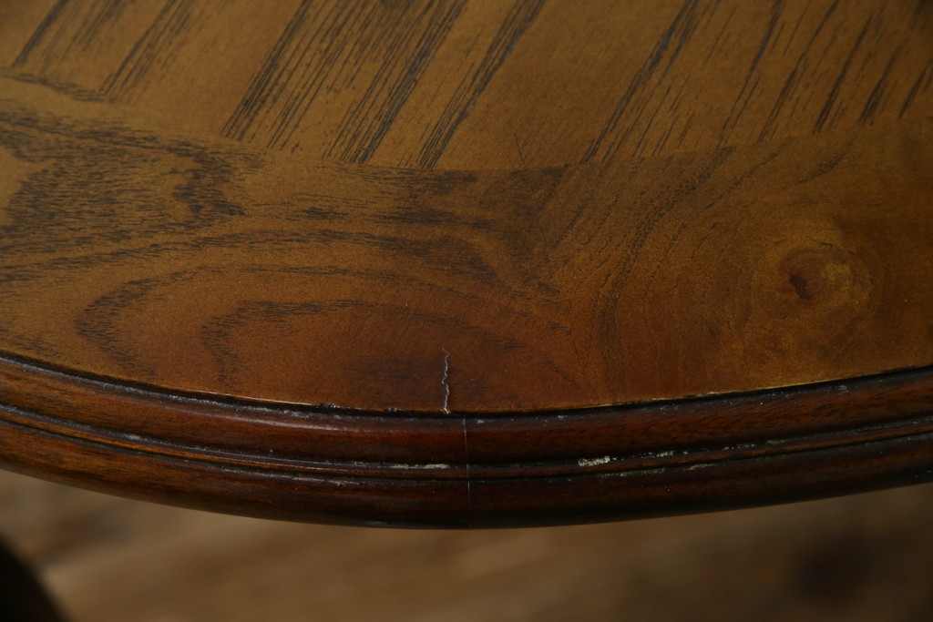 中古　美品　クラッシックデザイン　天板のパーケットリー模様が映えるエクステンションダイニングテーブル　(R-084472)