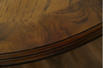 中古　美品　クラッシックデザイン　天板のパーケットリー模様が映えるエクステンションダイニングテーブル　(R-084472)