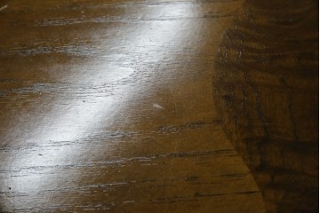 中古　美品　クラッシックデザイン　天板のパーケットリー模様が映えるエクステンションダイニングテーブル　(R-084472)