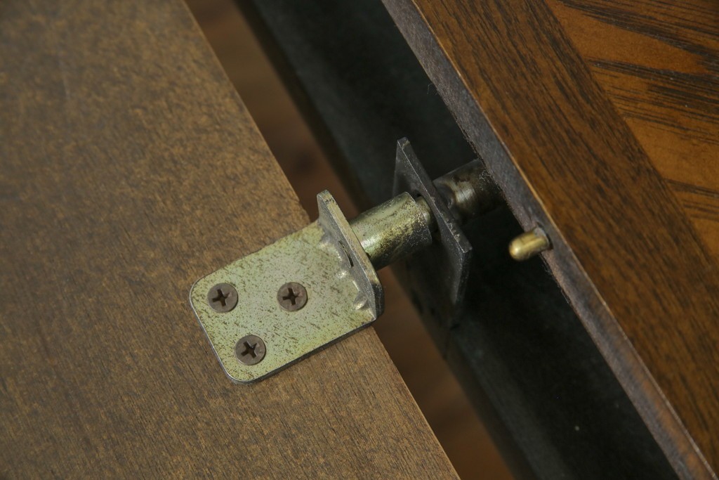 中古　美品　クラッシックデザイン　天板のパーケットリー模様が映えるエクステンションダイニングテーブル　(R-084472)