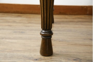 中古　美品　クラッシックデザイン　天板のパーケットリー模様が映えるエクステンションダイニングテーブル　(R-084472)