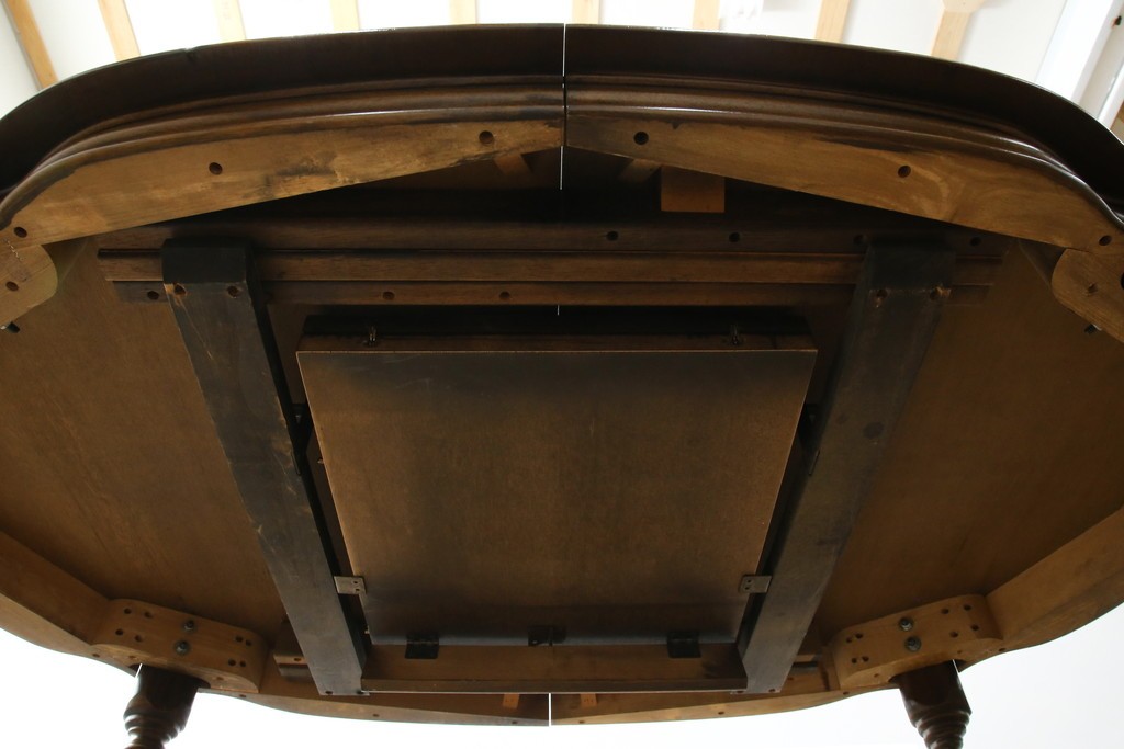 中古　美品　クラッシックデザイン　天板のパーケットリー模様が映えるエクステンションダイニングテーブル　(R-084472)