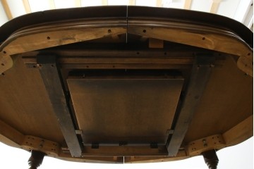 中古　美品　クラッシックデザイン　天板のパーケットリー模様が映えるエクステンションダイニングテーブル　(R-084472)