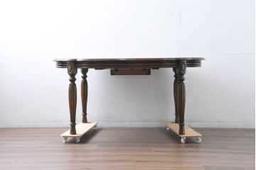 中古　美品　クラッシックデザイン　天板のパーケットリー模様が映えるエクステンションダイニングテーブル　(R-084472)