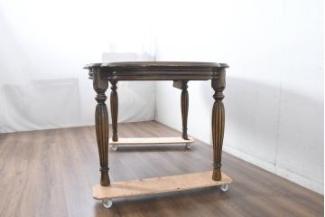 中古　美品　クラッシックデザイン　天板のパーケットリー模様が映えるエクステンションダイニングテーブル　(R-084472)