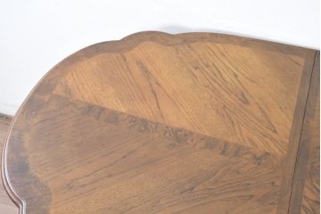 中古　美品　クラッシックデザイン　天板のパーケットリー模様が映えるエクステンションダイニングテーブル　(R-084472)