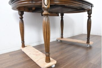 中古　美品　クラッシックデザイン　天板のパーケットリー模様が映えるエクステンションダイニングテーブル　(R-084472)