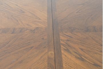 中古　美品　クラッシックデザイン　天板のパーケットリー模様が映えるエクステンションダイニングテーブル　(R-084472)