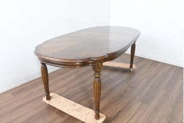 中古　美品　クラッシックデザイン　天板のパーケットリー模様が映えるエクステンションダイニングテーブル　(R-084472)