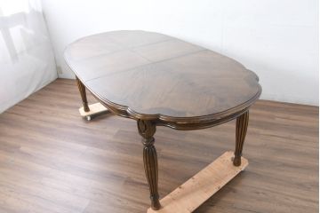 中古　美品　クラッシックデザイン　天板のパーケットリー模様が映えるエクステンションダイニングテーブル　(R-084472)