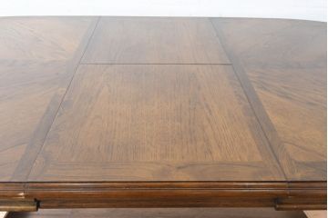 中古　美品　クラッシックデザイン　天板のパーケットリー模様が映えるエクステンションダイニングテーブル　(R-084472)