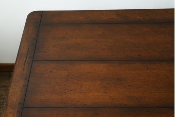 ヨーロッパヴィンテージ　クラシカルな猫脚デザインが魅力のアンティーク調ダイニングテーブル　(R-084473)