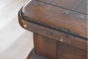 ヨーロッパビンテージ　クラシカルな猫脚デザインが魅力のアンティーク調ダイニングテーブル(4人掛け、6人掛け、食卓、ヴィンテージ)(R-084473)