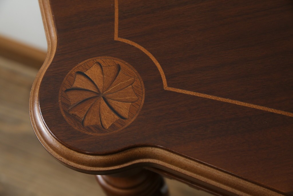 中古　美品　イタリア　象嵌入り天板　クラシカルでエレガントなデザインが素敵なコンソールテーブル　(R-084474)