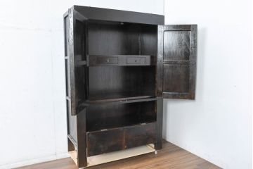 ビンテージ家具　アジアンテイスト　真鍮金具がアクセンのアンティーク調キャビネット(収納棚、戸棚、ヴィンテージ)(R-084476)