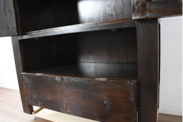 ビンテージ家具　アジアンテイスト　真鍮金具がアクセンのアンティーク調キャビネット(収納棚、戸棚、ヴィンテージ)(R-084476)