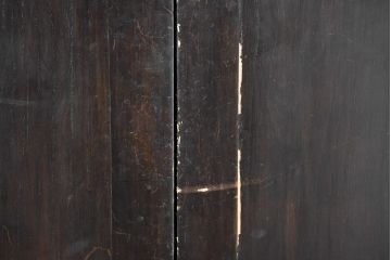 ビンテージ家具　アジアンテイスト　真鍮金具がアクセンのアンティーク調キャビネット(収納棚、戸棚、ヴィンテージ)(R-084476)