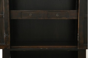 ビンテージ家具　アジアンテイスト　真鍮金具がアクセンのアンティーク調キャビネット　(R-084476)