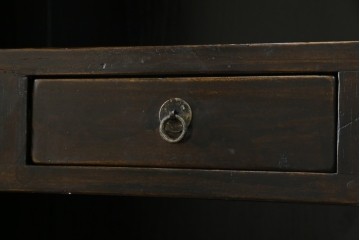 ビンテージ家具　アジアンテイスト　真鍮金具がアクセンのアンティーク調キャビネット　(R-084476)