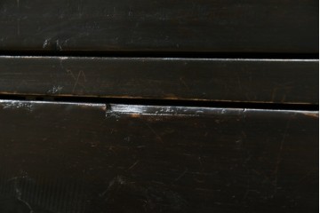 ビンテージ家具　アジアンテイスト　真鍮金具がアクセンのアンティーク調キャビネット　(R-084476)